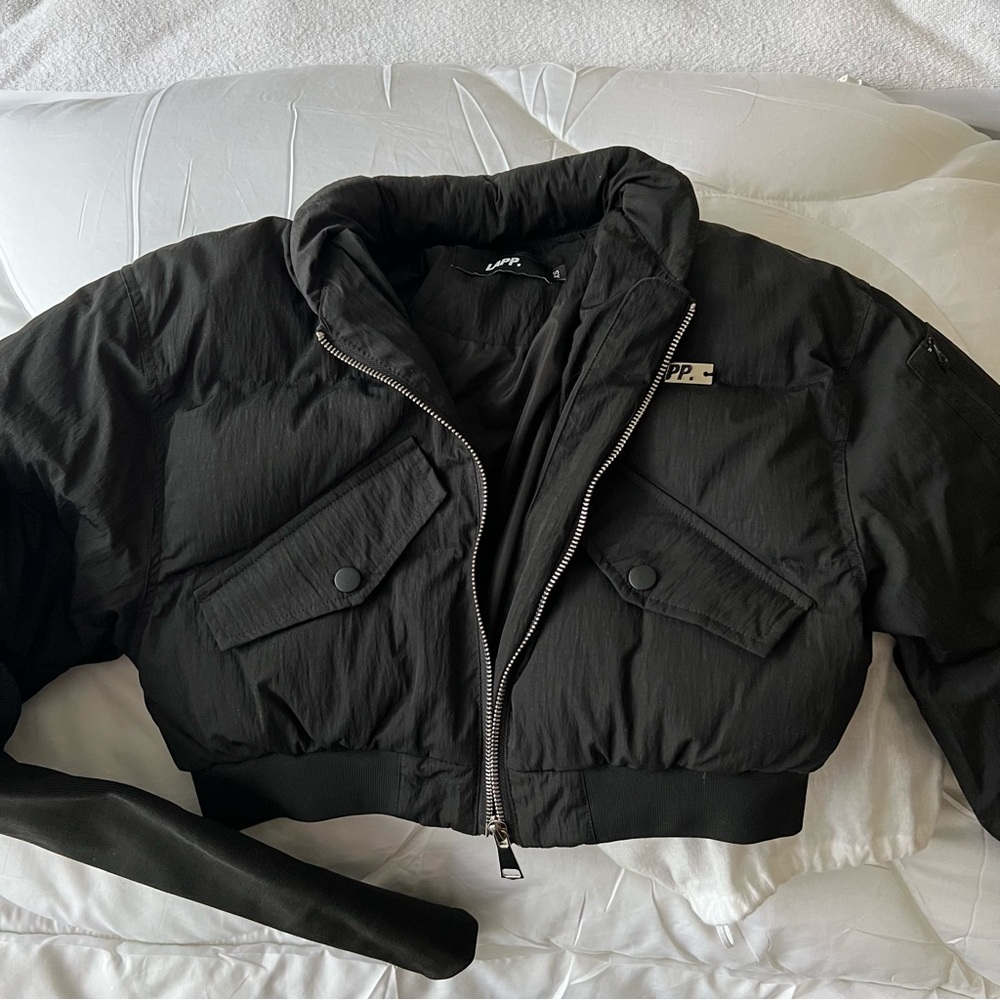 LAPP The Brand Black Cropped Puffer Jacket XS